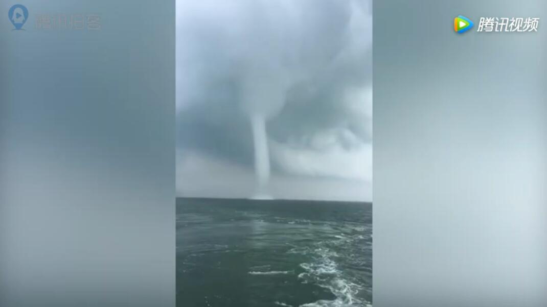广西北海惊现“龙吸水”罕见奇观 现场如好莱坞大片
